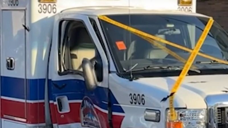 New York'ta polis karakolunun Cadılar Bayramı etkinliğine otomobil daldı: 6 yaralı