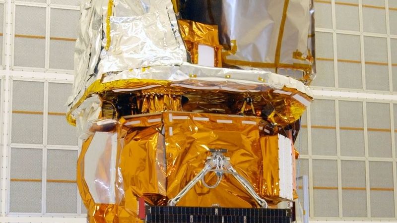 NASA'nın 22 yıllık Swift teleskobu başarısız kurtarma görevinin ardından Dünya'ya düşmek üzere