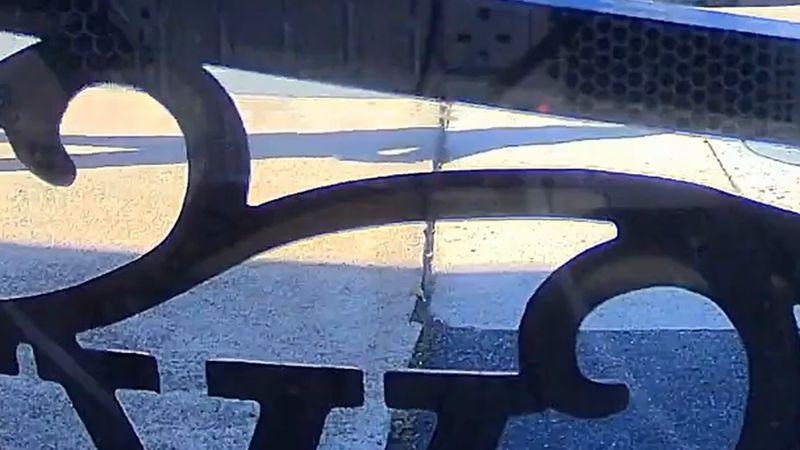 Virginia'da bankadan 2.400 dolar çeken müşterinin parası benzinlikte arabasından çalındı