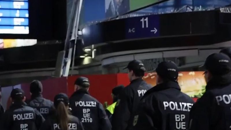 Hamburg ve Bremen garlarında bıçak ve silah yasağı Kasım boyunca sürecek
