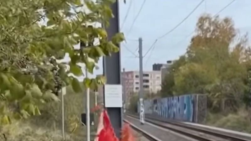 Köln'de hemzemin geçitteki bariyer yalnızca 46 santim