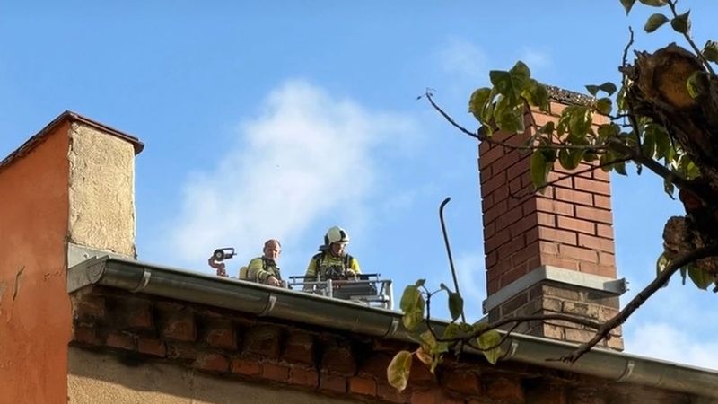Dresden-Trachau'da yanan evde bir adam ölü bulundu, 14 yaşındaki çocuk hastanede