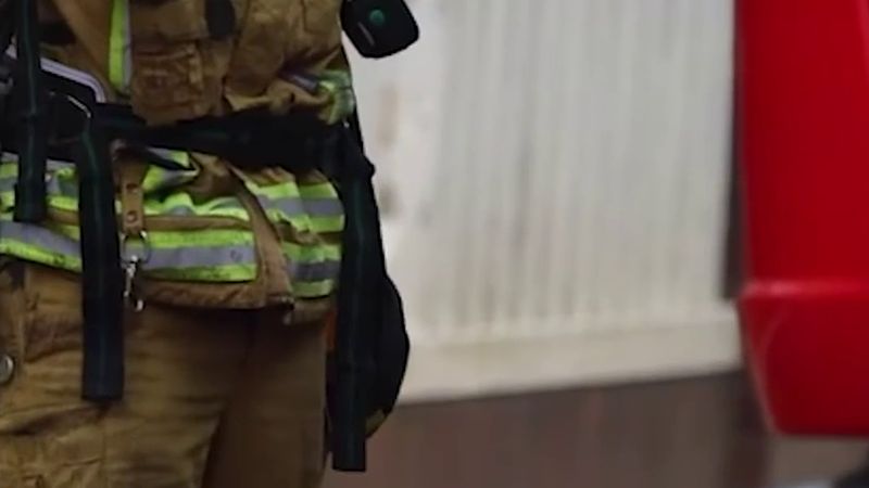 Cottbus'ta bodrumdaki 9 ton kömür briketi kendi kendine yandı