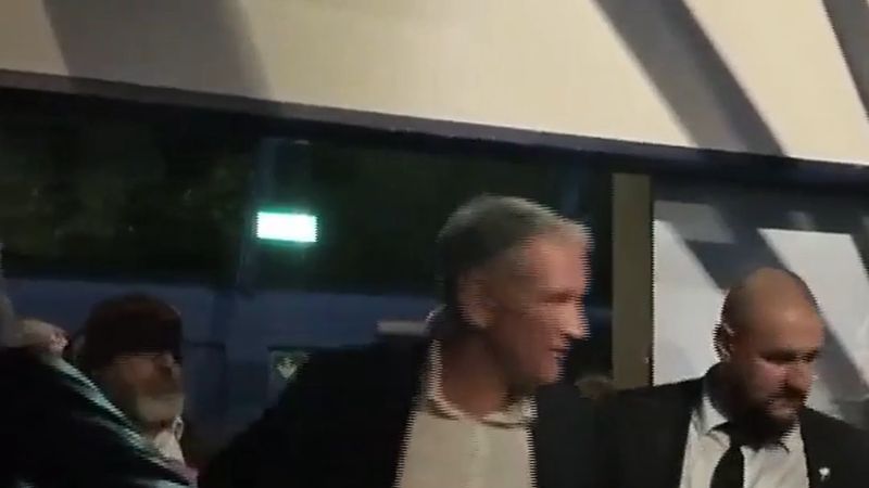 Jena'da Höcke etkinliğinde elektrik kesildi, protestoda dört polis yaralandı