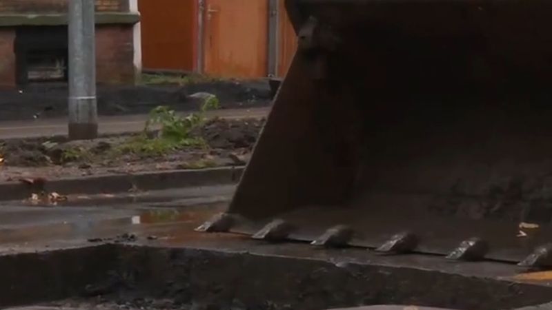 Chemnitz'te çökme tehlikesi olan rögar yüzünden Markersdorfer Straße trafiğe kapatıldı