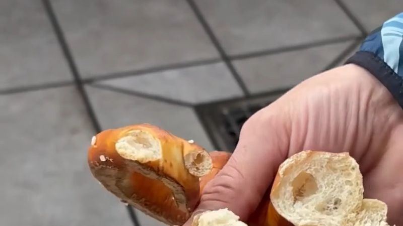 Havuz patatesi testçisi şimdi brezel puanlıyor