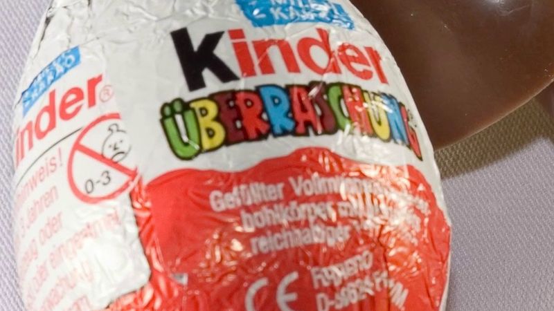 Belçika'da Intermarché, Playmobil oyuncaklı üçlü Kinder Surprise kutusunu geri çağırdı