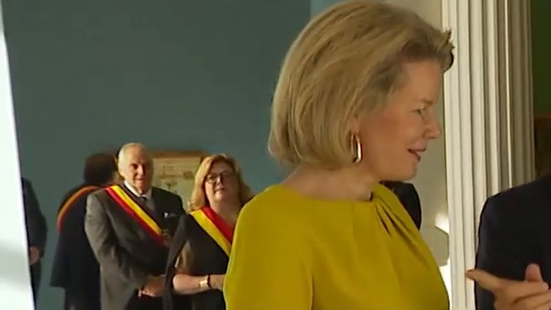 Kraliçe Mathilde Liège'de empresyonizm sergisini gezdi