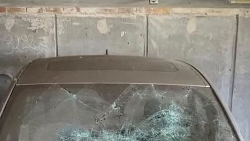 Wijnegem'de AVM otoparkında bir yıldır terk edilmiş Volvo çekiciyle kaldırılacak