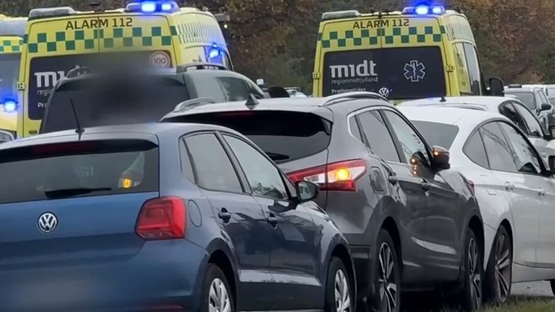 Aarhus'ta 'ölüm kavşağında' kamyonet 7 araca çarptı
