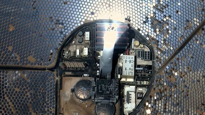 Dubai'deki dev güneş parkı uzaydan görüntülendi