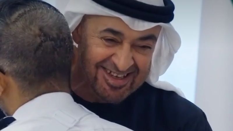 Kokpitteki baltalı saldırıda yolcuları koruyan flydubai ekibine Zayed Nişanı verildi