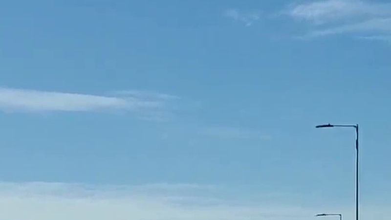 Abu Dabi'de Saadiyat yönünde E12'nin sağ şeridi 30 Ekim-2 Kasım arasında kapalı