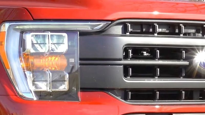 BAE'de 522 Ford ve Lincoln aracı geri çağrıldı: tavan açılır camın rüzgâr siperliği kopabilir