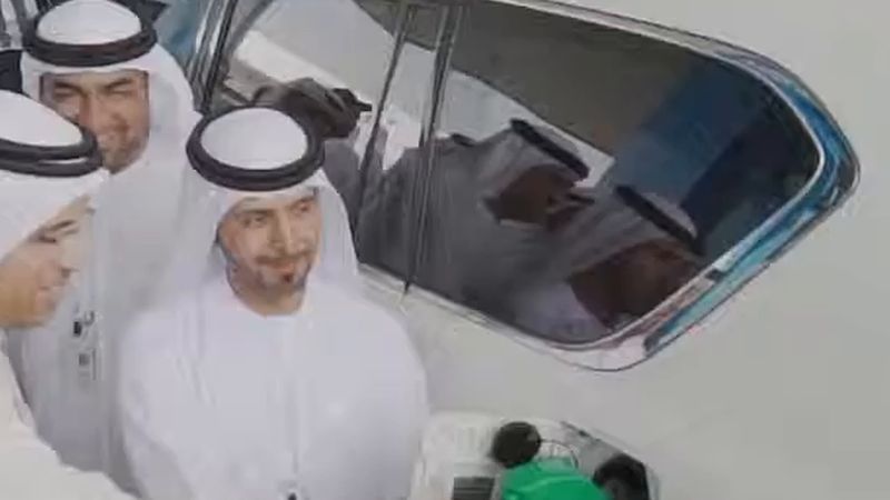 BAE'de akaryakıt kasımda ucuzladı: Süper 98 4,40'tan 4,16 dirheme