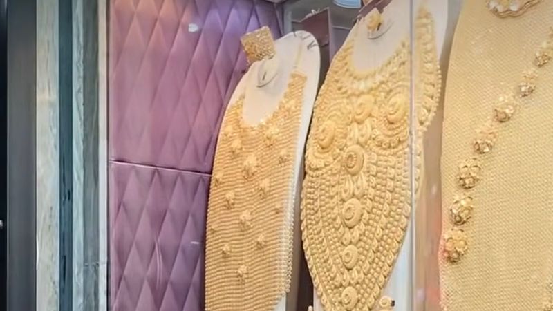 Dubai'de 24 ayar altın 5 günde 21,5 dirhem düştü
