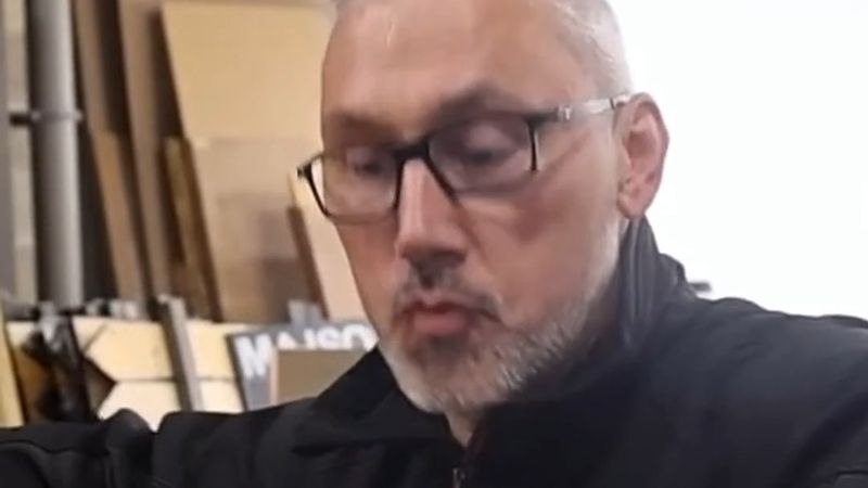 Alsace'ta Patrice Dimenski bahçesini yeniden masalsı bir Noel köyüne çeviriyor