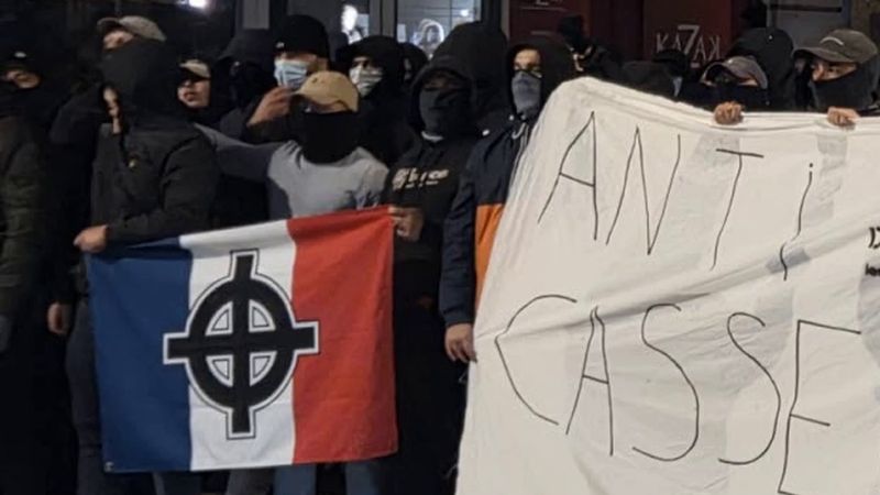 Lyon'da yasak başlarken aşırı sağcı grup 'İslam Avrupa'dan dışarı' diye yürüdü