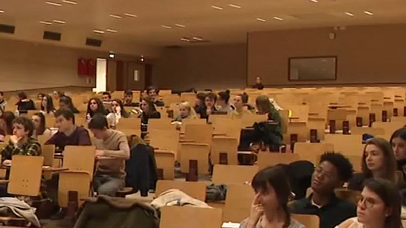 Fransa'da tıp fakültesine girişte PASS ve LAS kalkıyor: 2027'den itibaren licence portail santé