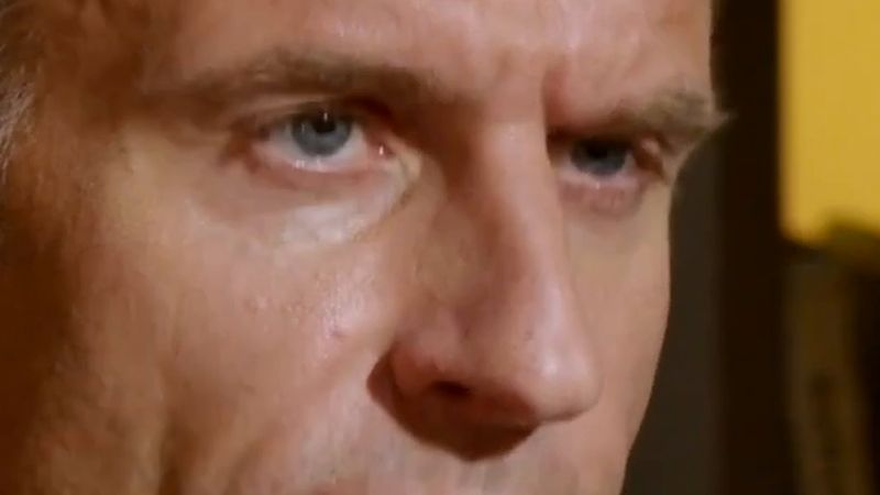 Macron: Fransa'da akaryakıt fiyatları 1 Kasım'dan itibaren düşmeye başlayacak