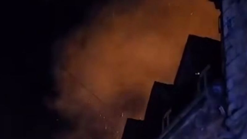 Bergerac'ın tarihi merkezinde gece yangını: 600 metrekare çatı yandı