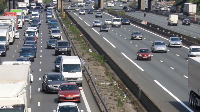 Fransa'da 23 Ekim cuma yollarda turuncu uyarı: Paris bölgesinden 10'dan önce çıkın
