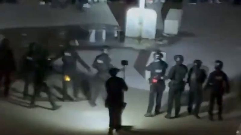 Grenoble yakınlarındaki Varces cezaevinde isyan: 30 kadar mahkûm hücresine dönmedi, özel müdahale birimi girdi