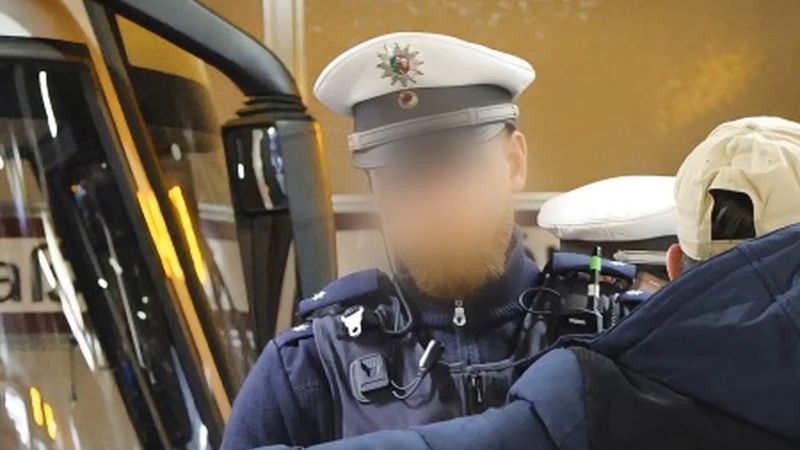 Düsseldorf'ta tek gecede 612 yolcu biletsiz yakalandı