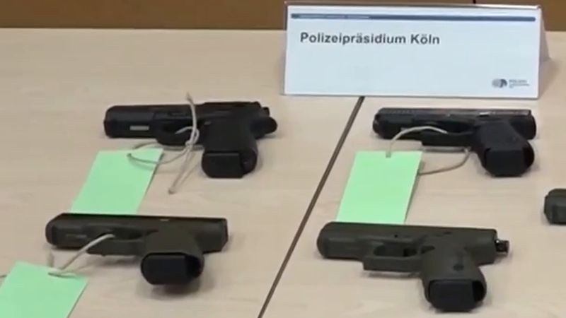 Türkiye'de seri üretilen sahte Glock tabancalar Almanya'ya kaçırılıyor