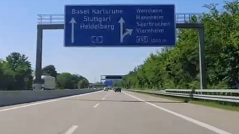 A5 otobanı Weinheim yakınlarında 21 Ekim gecesi Heidelberg yönünde kapalı
