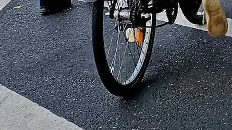 Gurbetçiler dikkat! Frankfurt'ta kırmızıda geçen bisikletli ve scooter sürücülerine kameralı kontrol