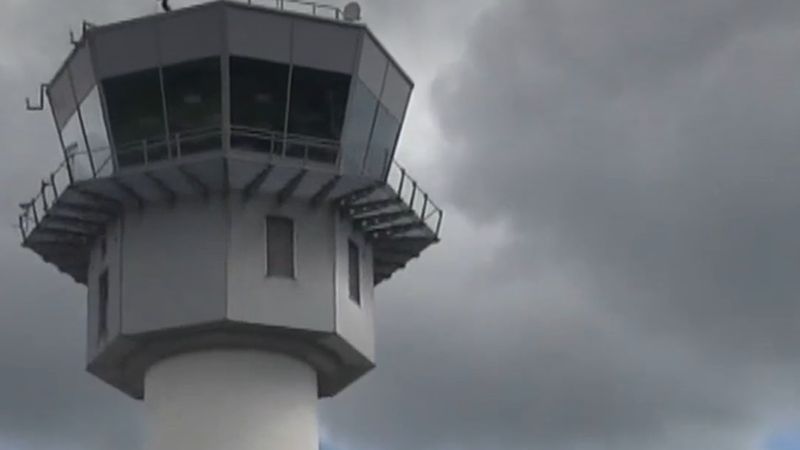 Gurbetçiler dikkat! Erfurt-Weimar Havalimanı'nda Türkiye'ye uçacak yolcunun el bagajından sustalı bıçak çıktı