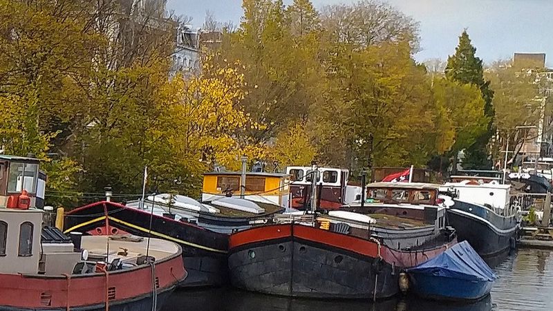 Amsterdam'da 4 Ekim'den beri kayıp olan 29 yaşındaki kadın Amsteldijk'te suda ölü bulundu