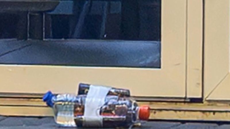 Amsterdam'da 1,5 haftada 3 kez patlayıcıyla hedef alınan restoran 3 ay kapatıldı