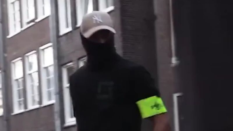 Amsterdam Wallen'de kadınları sömürmekle suçlanan Romen çetenin ilk duruşması: bisiklet taksiye dinleme cihazı