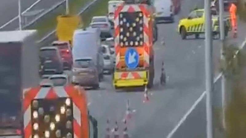 Hollanda'da sürücüler dikkat: bu akşam çok yoğun trafik bekleniyor, A12'de iki kamyon kazası