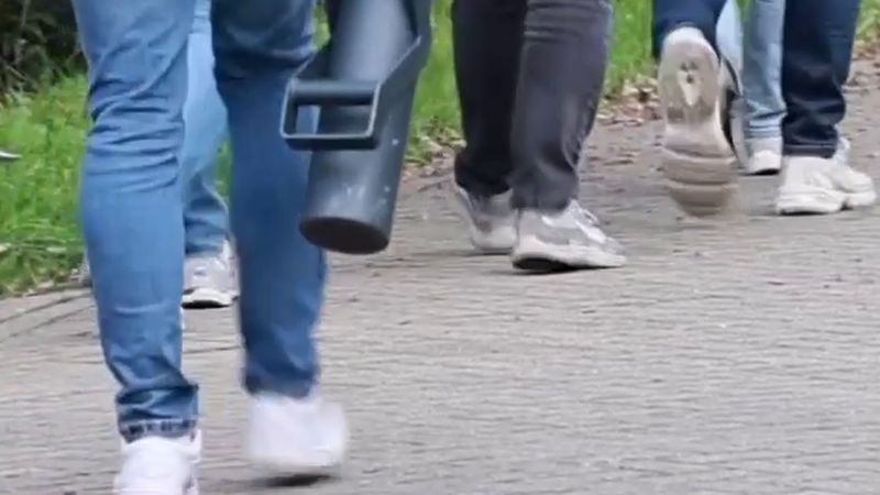 Rotterdam'da FIOD baskını: iki ekip üyesi kargo kuryesi kılığında, iki gözaltı
