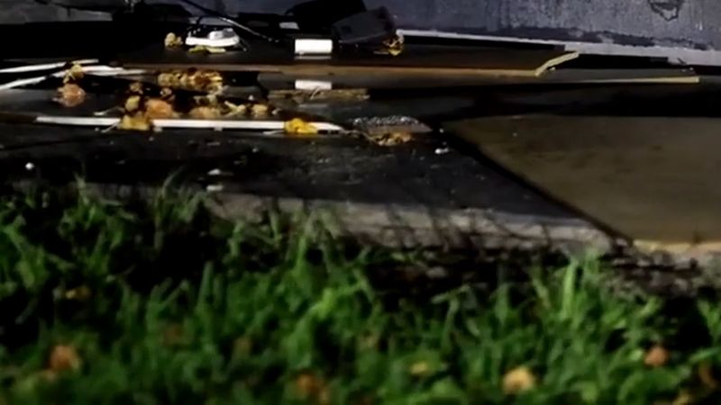 Almere'de on gündür açık coffeeshopta patlama, dükkân gece gündüz korunacak