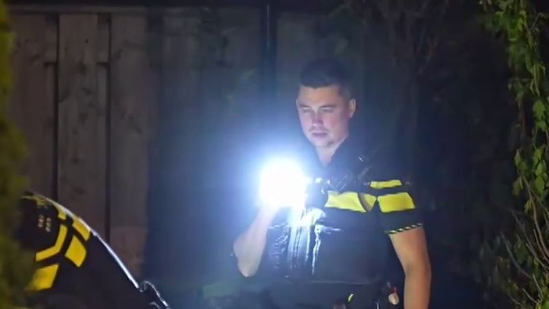 Eindhoven'da küçük çocuklu ailenin evinin önünde patlayıcı patladı