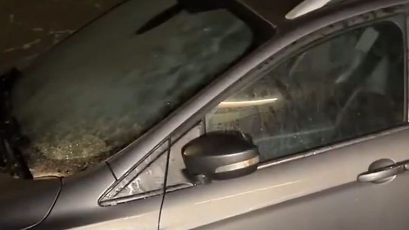 Boelo fırtınası Breskens limanını sular altında bıraktı, park halindeki arabalar suyun içinde kaldı