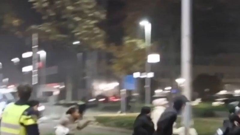 Zoetermeer'de Cadılar Bayramı olayları: çevik kuvvet merkezi boşalttı, 10 gözaltı