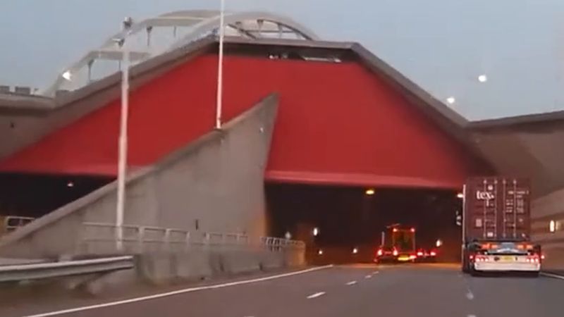 Rotterdam limanında A15: Thomassentunnel, Benelux kavşağı ve Botlektunnel 26-30 Ekim dört gece kapanıyor