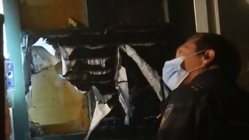 Helmond'da bir evin kapısında yine patlama: polise göre el yapımı düzenek