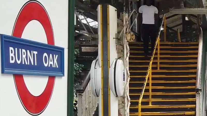 Londra'da Northern hattındaki Burnt Oak istasyonu 26 Ekim-8 Kasım kapalı