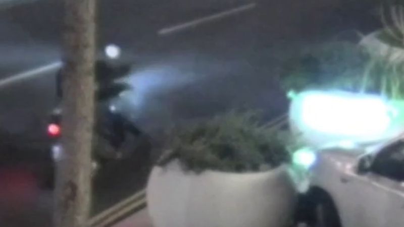 Londra'da lüks mağazalara araçla dalan çete hapse girdi