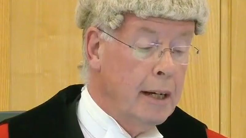 Londra çete davasında hâkim saldırı anını anlattı: vurulan esnaf eşiyle telefonda konuşuyordu