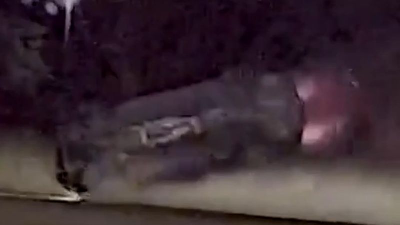 Polisten 160 km hızla kaçan sigortasız Audi kavşakta takla attı