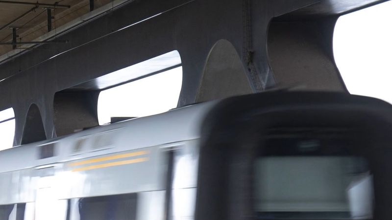 Öresund Köprüsü'nde tren seferleri durdu: İsveç'ten Danimarka'ya trenler geçemiyor
