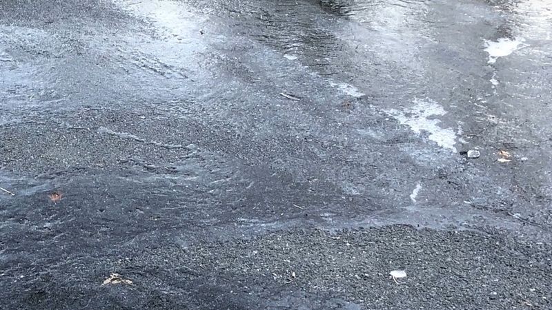Batı İsveç'te gizli buzlanma uyarısı: sıcaklık düşüyor, sürücülerden yavaşlamaları istendi