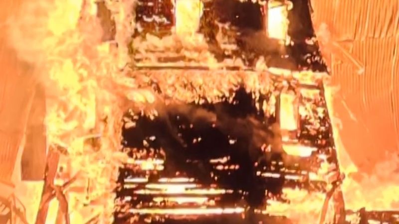 Gotland'da yanan asırlık değirmen yedinci haftasında hâlâ tütüyor